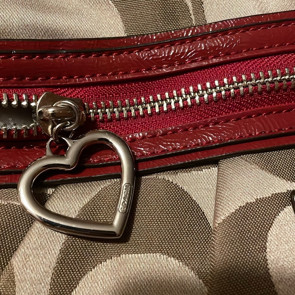 Large Coach Poppy Collection Handbag. - Picture 7 of 7